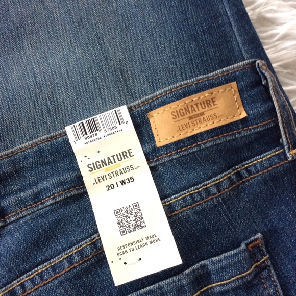 NWT Signature Levi’s True Boot Jeans - Picture 7 of 8